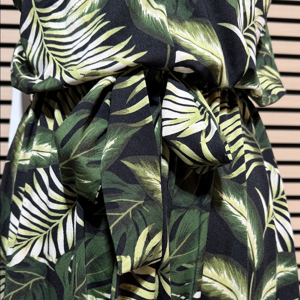 📌 Tropical Print Jumpsuit – EMALINE Petite. - Picture 6 of 16
